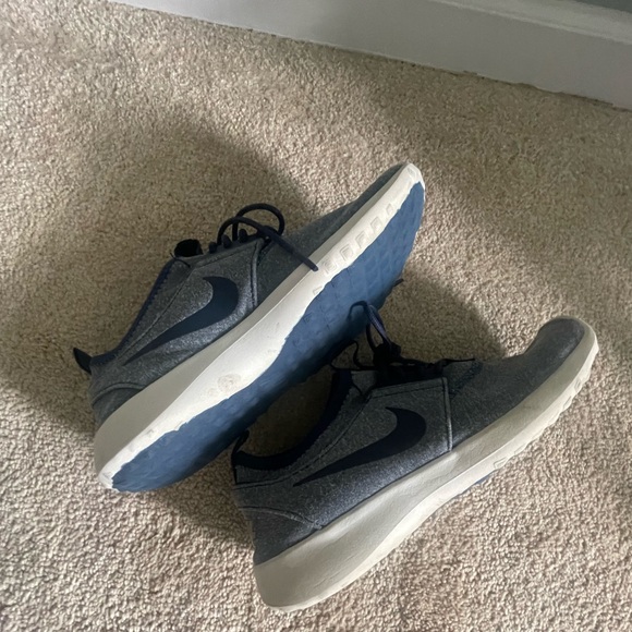 Women’s Nike Juvenate Sneaker - Picture 6 of 8